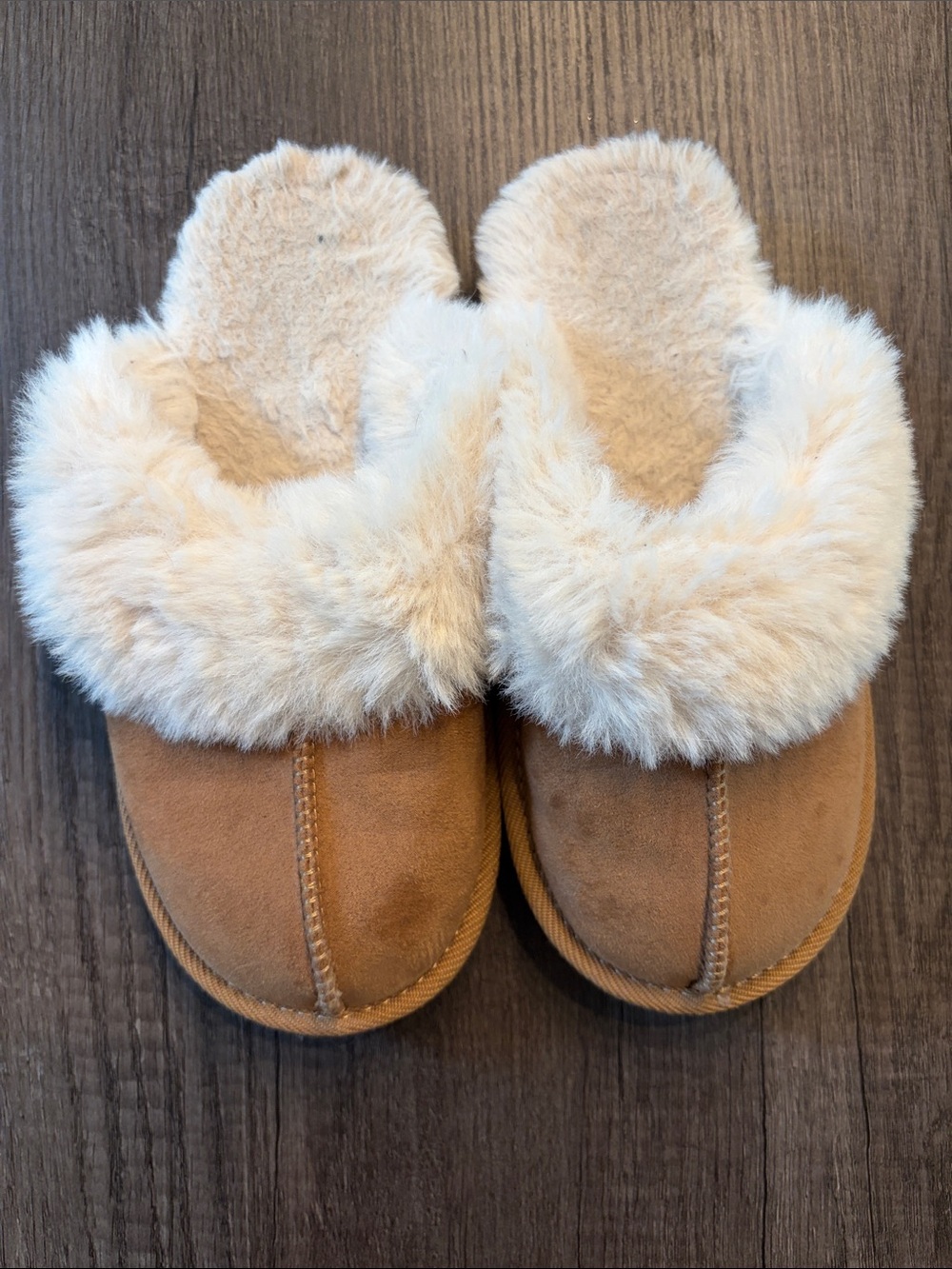 Cat & Jack Kids Tan Slip-On Slippers with Cream Faux Fur Trim